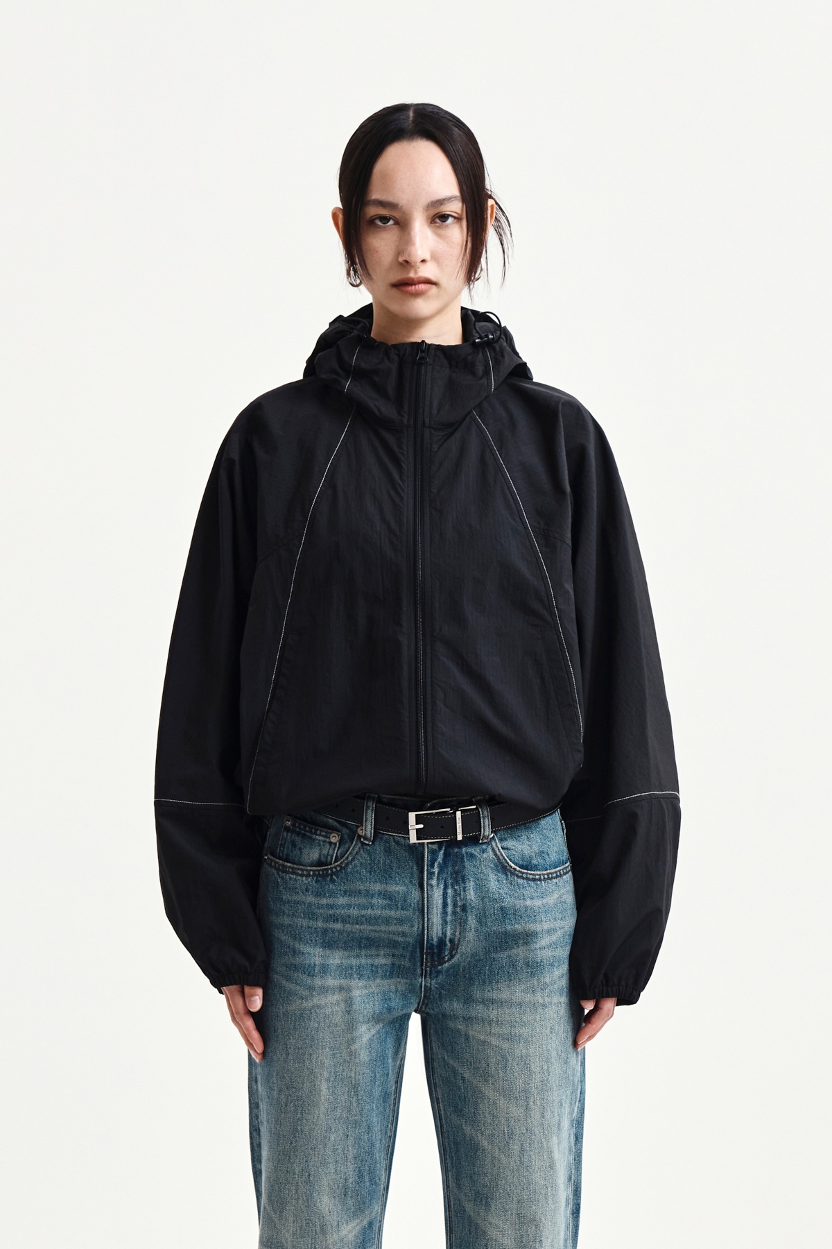 CROPPED BACK LOGO HOODY WIND BREAKER