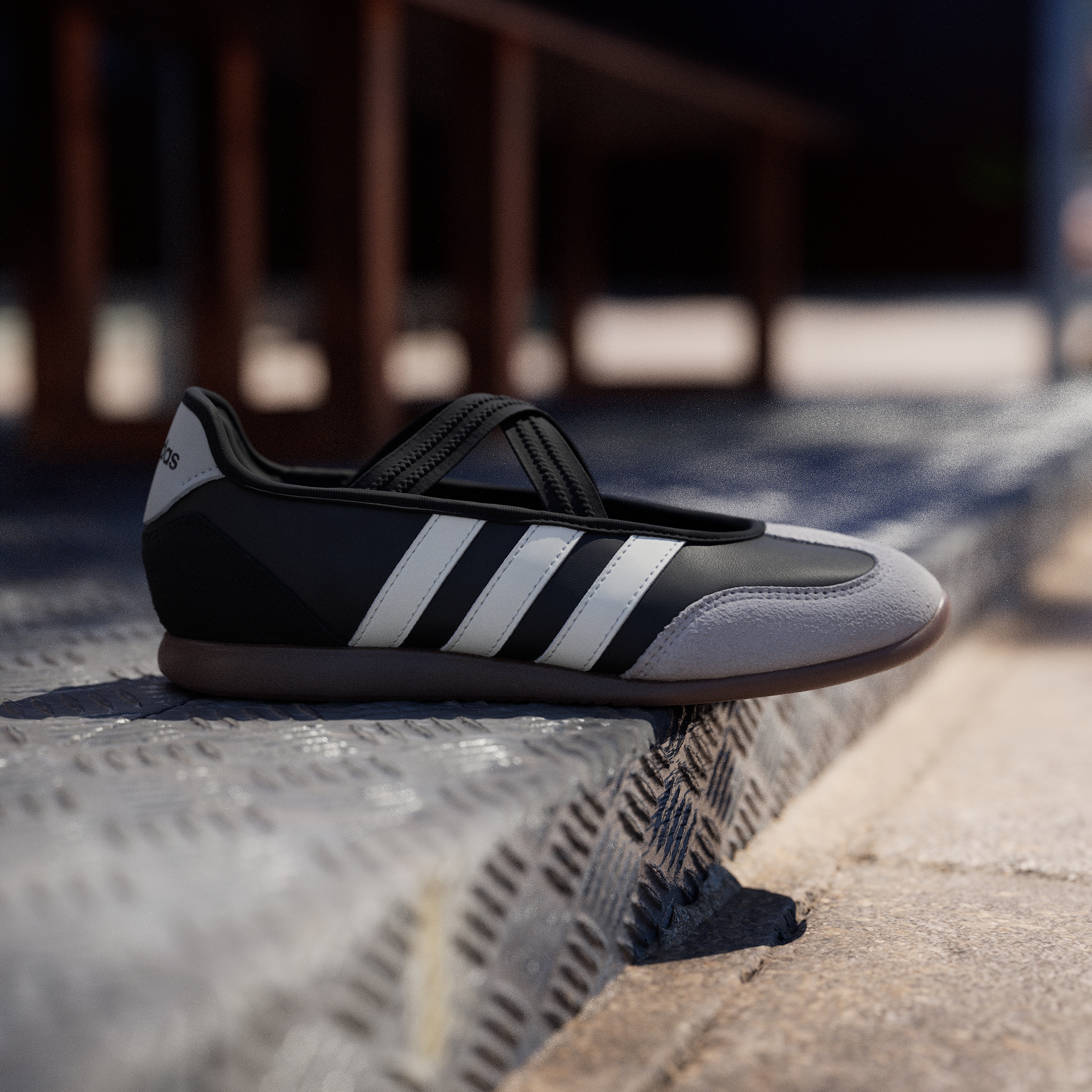BARREDA MARY JANE CBLACK/CWHITE/GUM5
