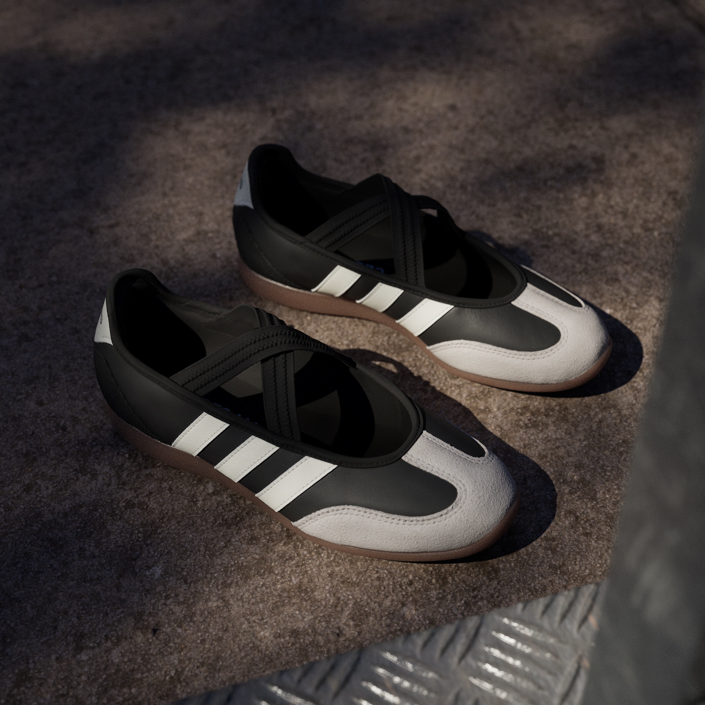 BARREDA MARY JANE CBLACK/CWHITE/GUM5