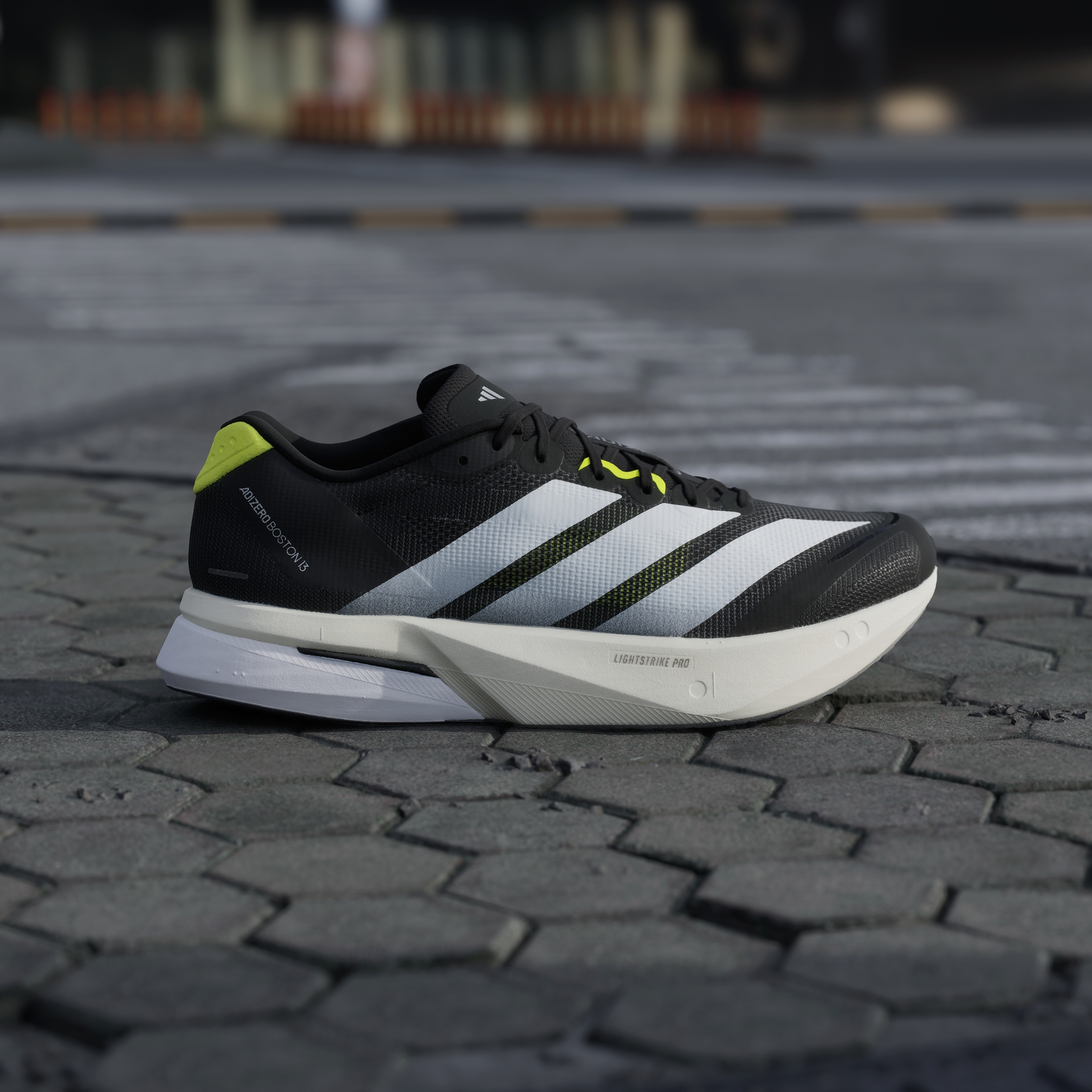 ADIZERO BOSTON 13 M CBLACK/FTWWHT/SYELLO