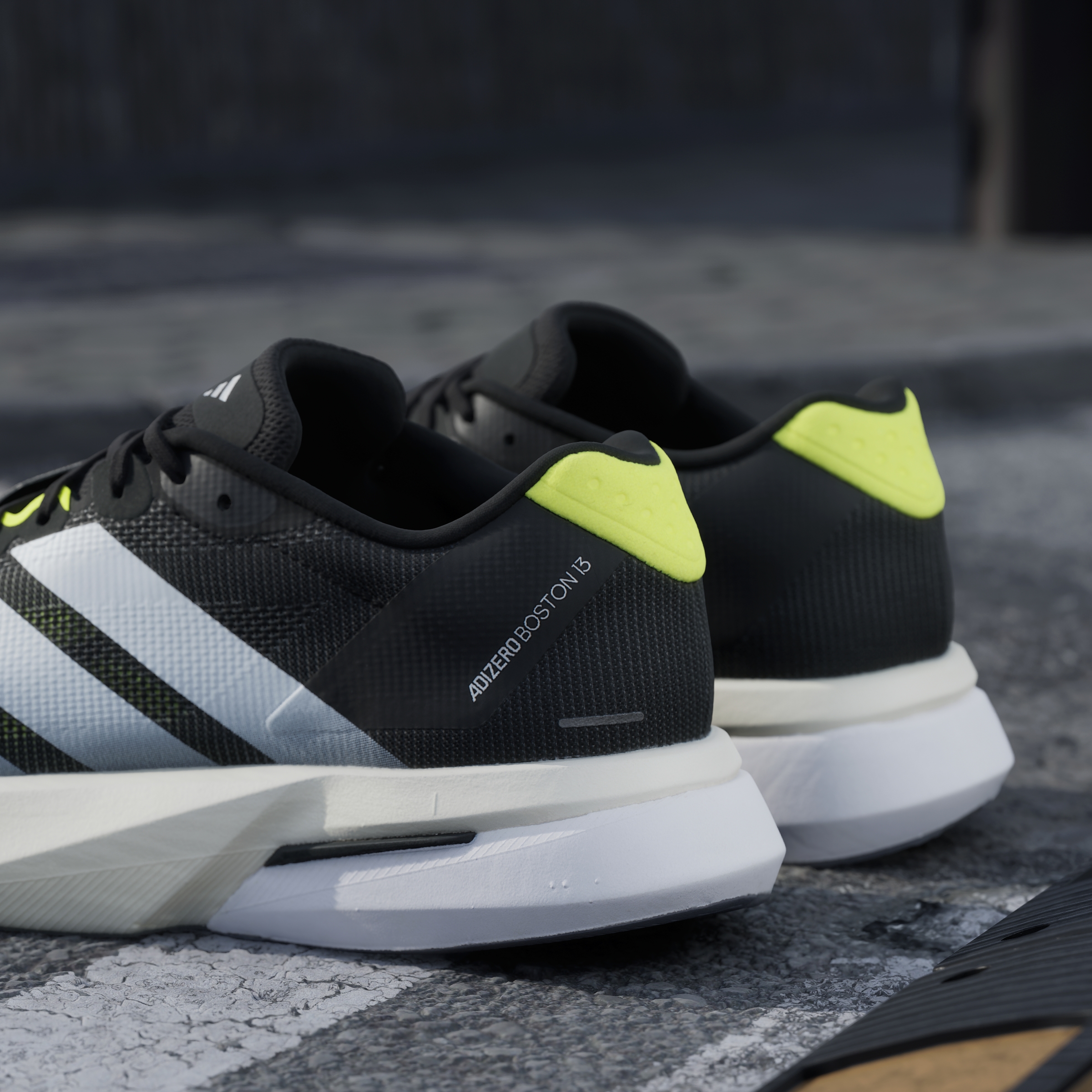 ADIZERO BOSTON 13 M CBLACK/FTWWHT/SYELLO