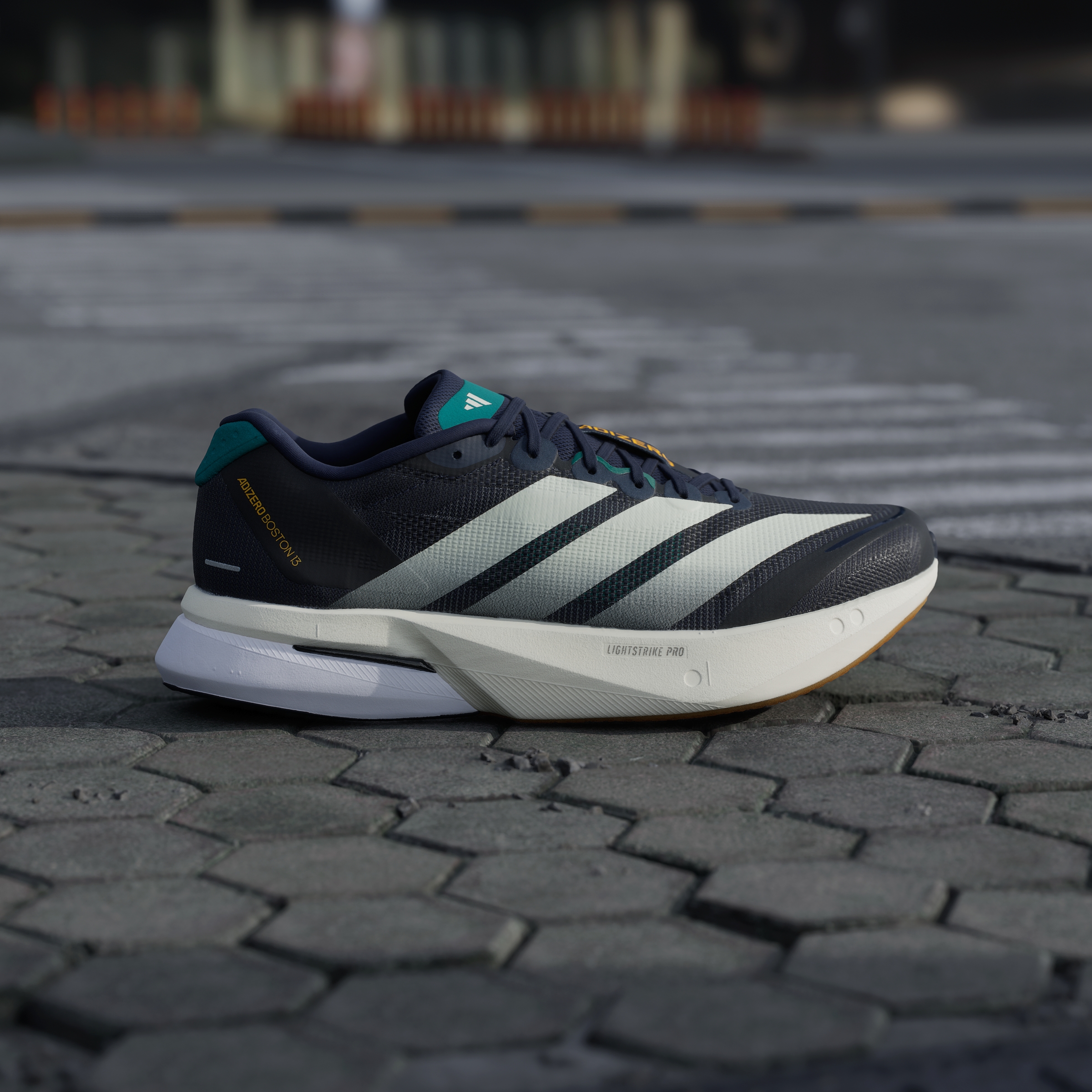 ADIZERO BOSTON 13 M NINDIG/WONWHI/EQTGRN
