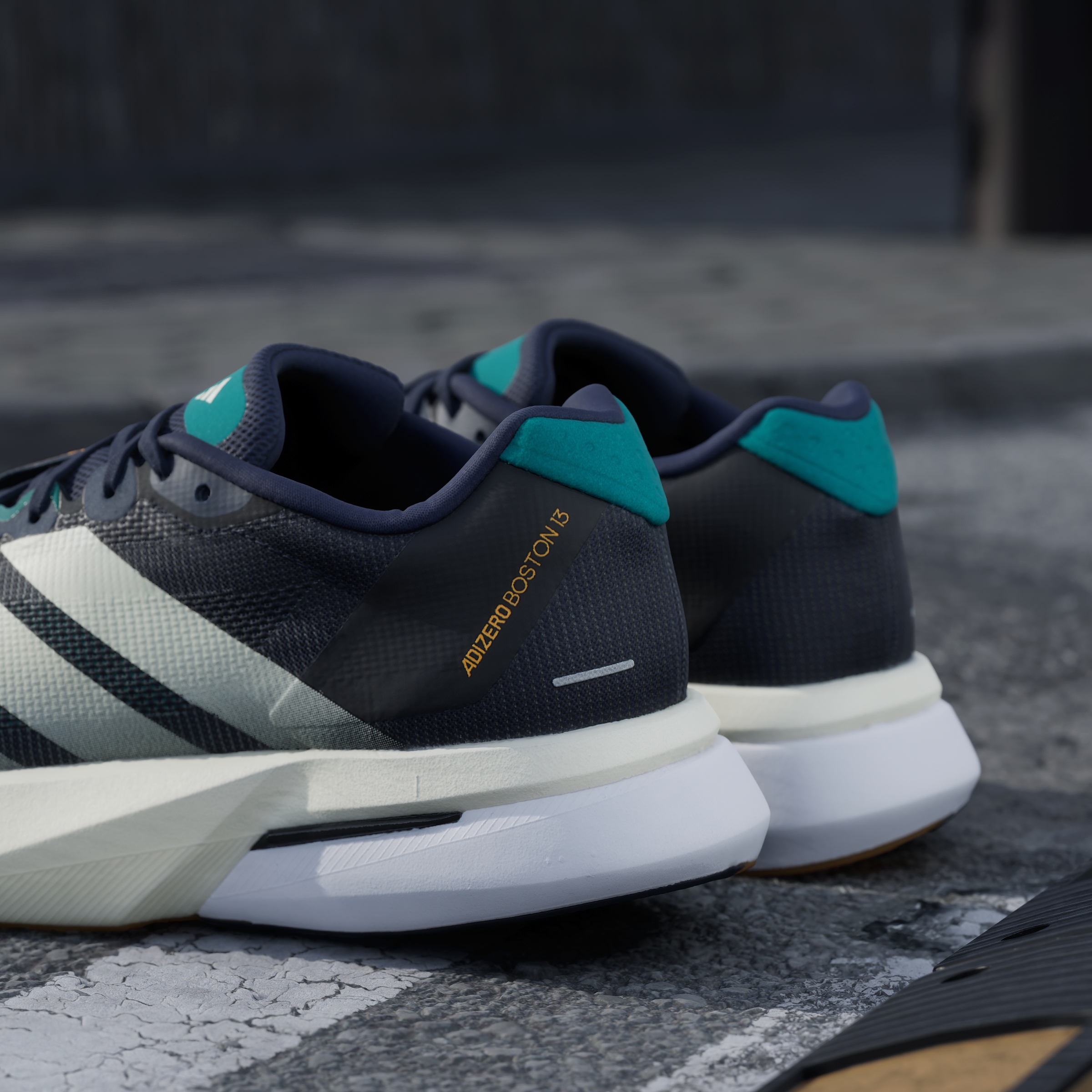 ADIZERO BOSTON 13 M NINDIG/WONWHI/EQTGRN