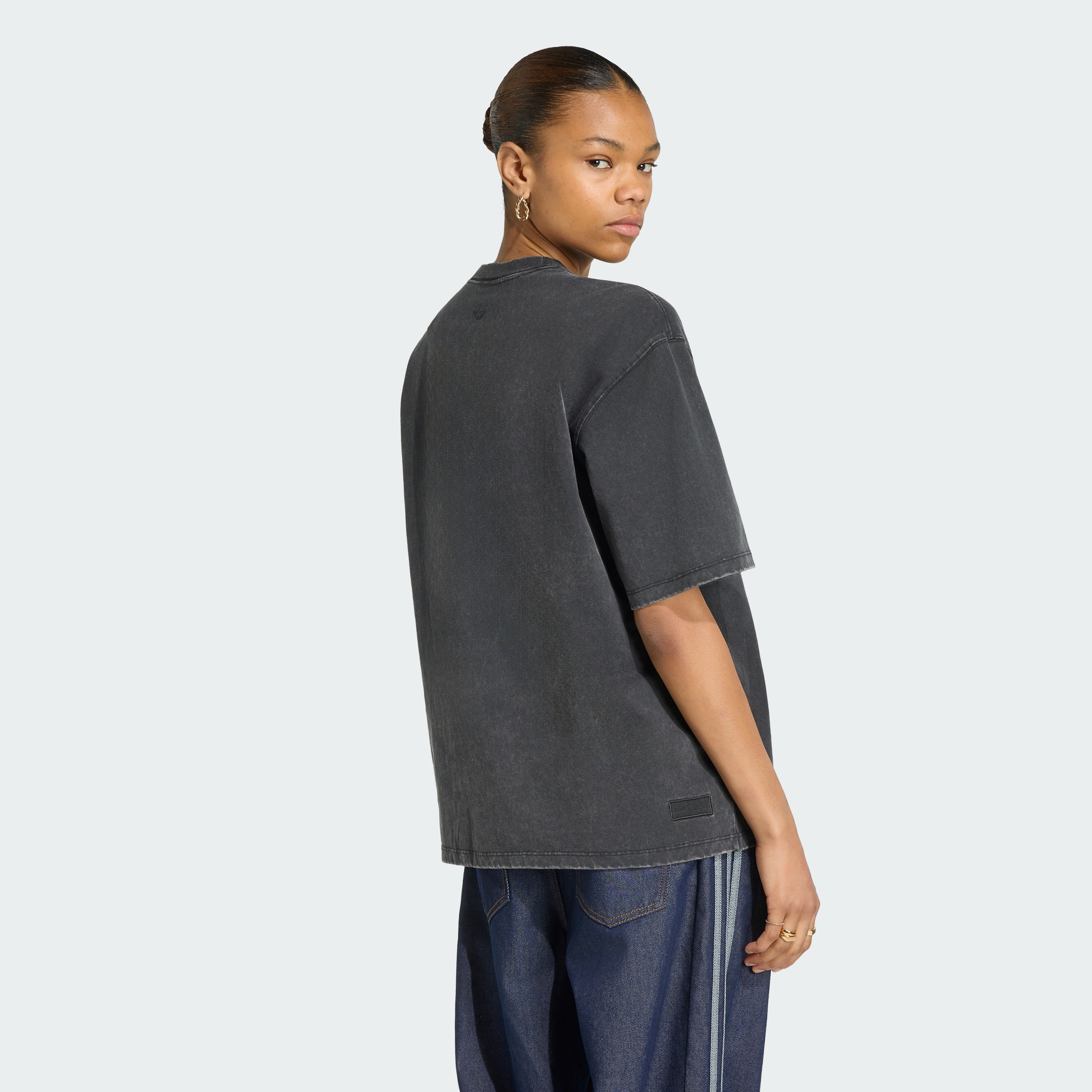 DY V TEE BLACK