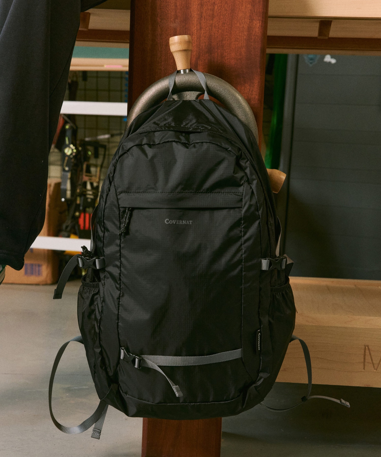 LIGHTWEIGHT BACKPACK