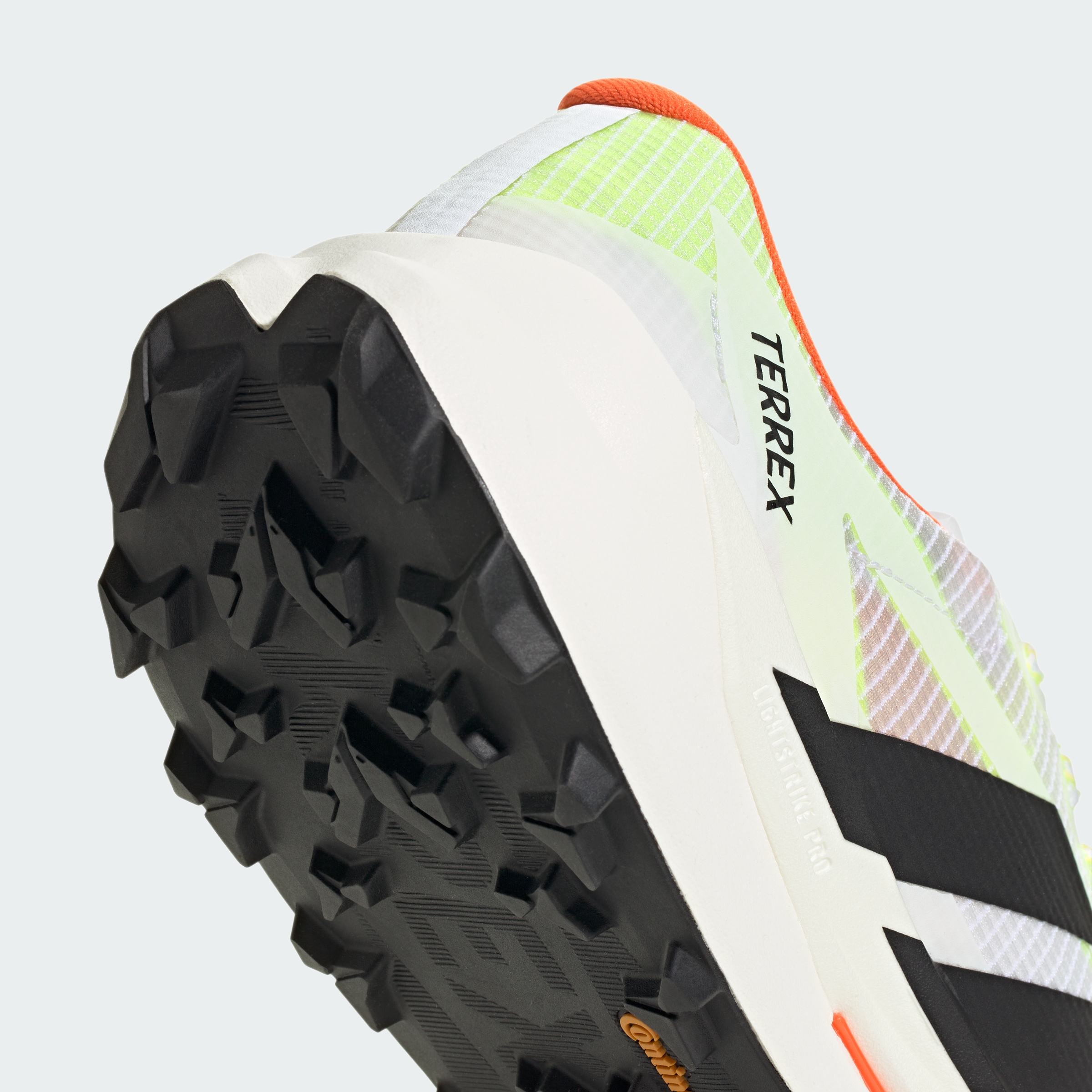 TERREX AGRAVIC TT W FTWWHT/CBLACK/IMPORA