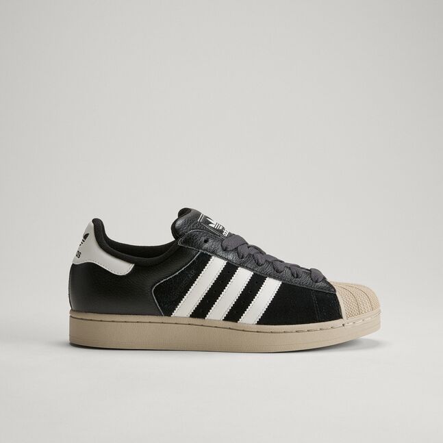 SUPERSTAR II CBLACK/CWHITE/KHATHR