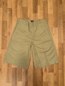 Dickies beige shorts