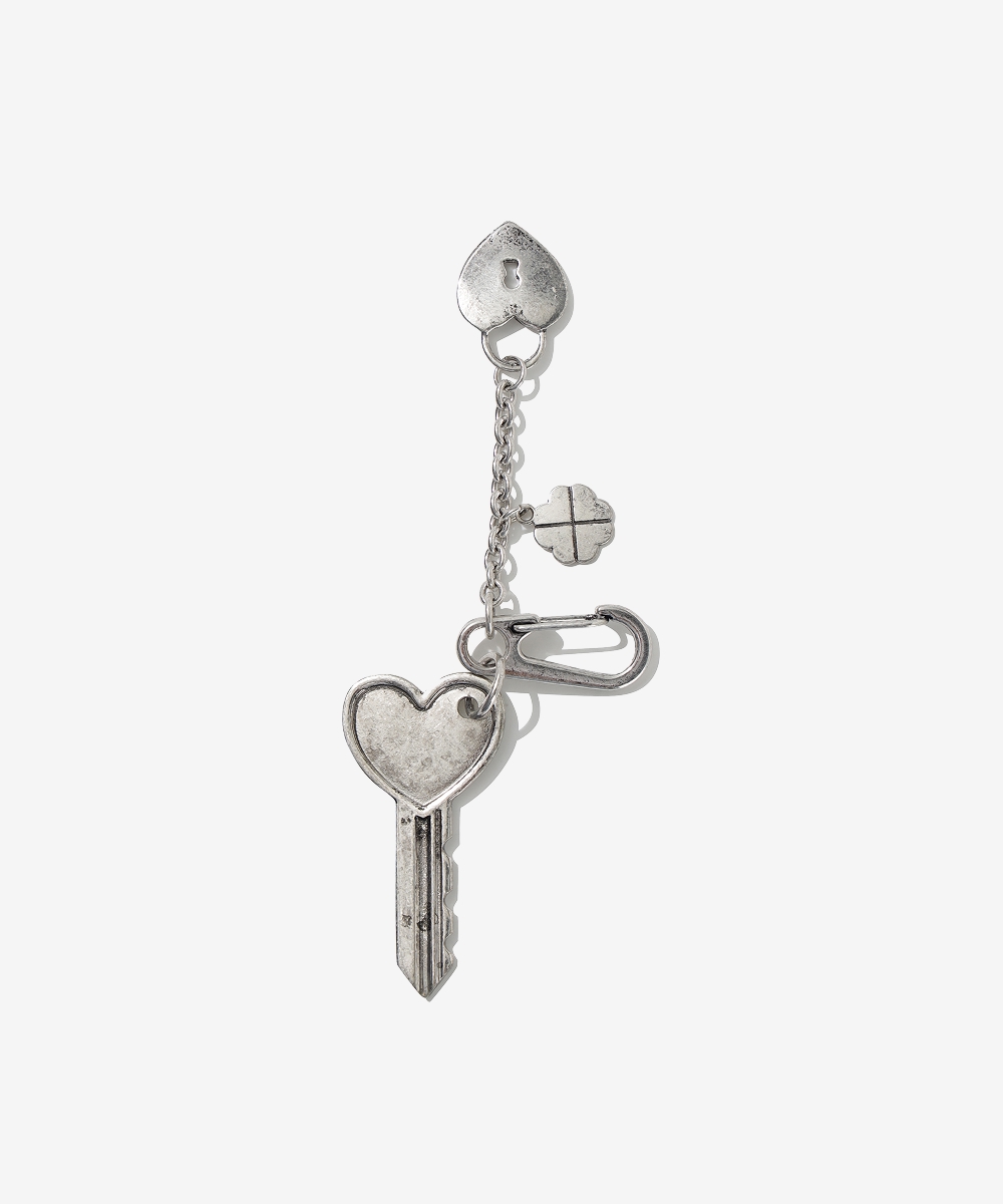 WOMEN METAL OBJECT KEYRING