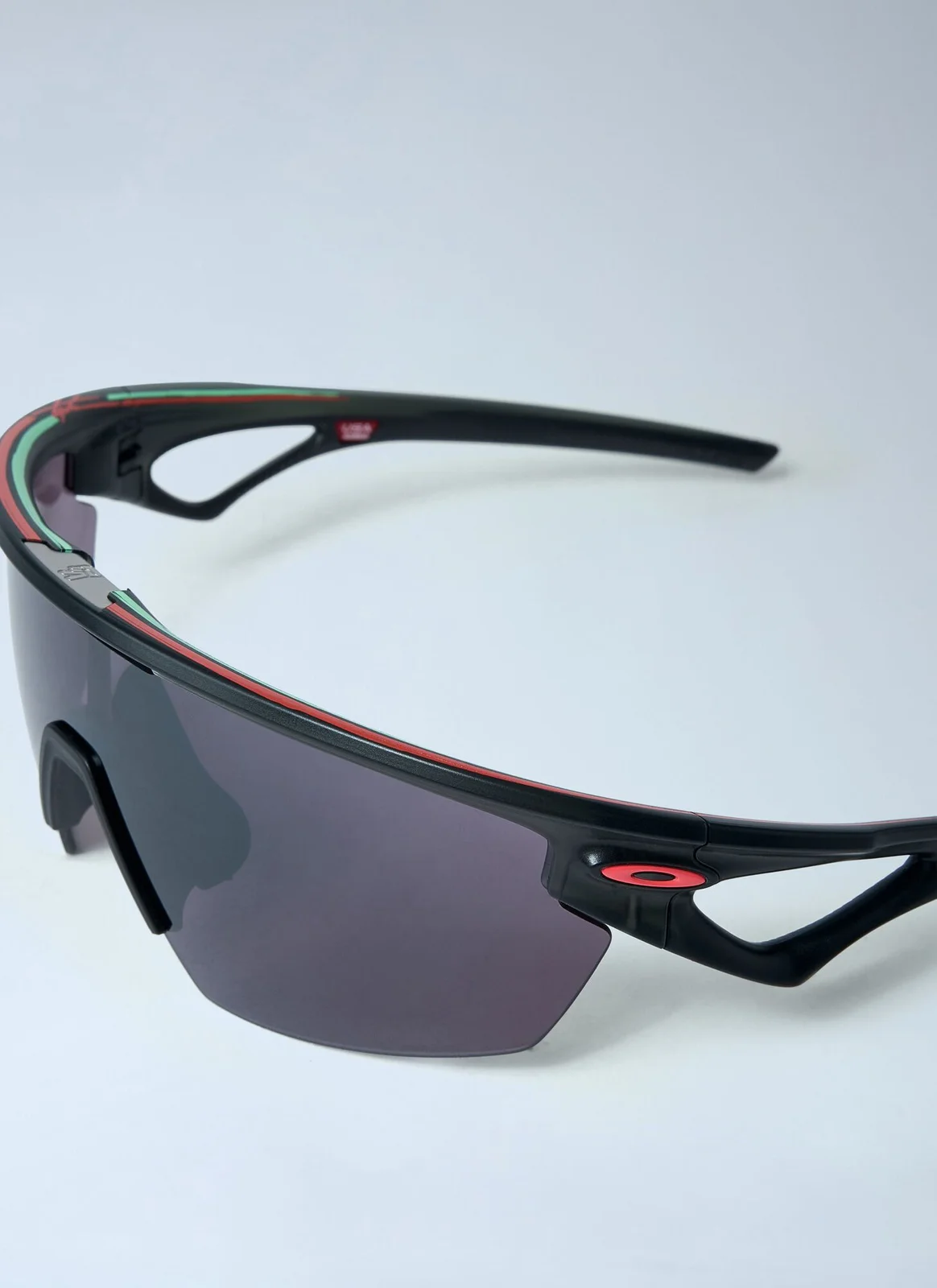 Oakley, INJECTED UNISEX SUNGLASS