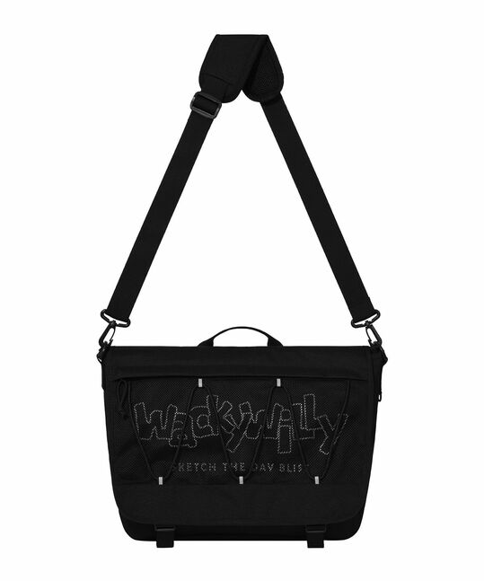 MESH STRING MESSENGER BAG
