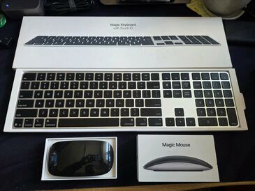 Apple magic keyboard with id lock and mouse 