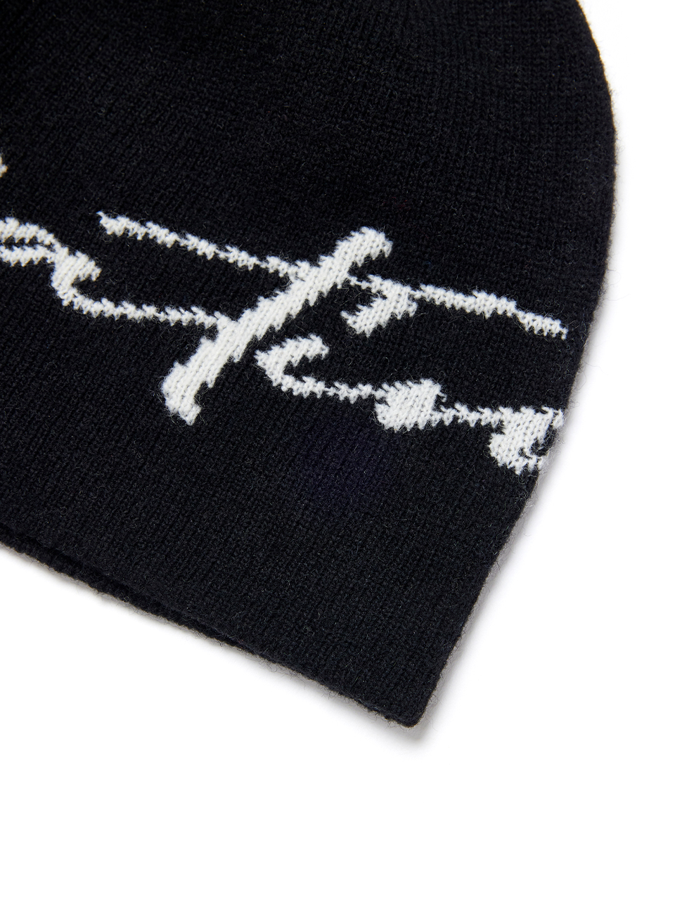MATIN LOGO SCRIPT BEANIE