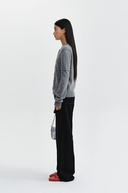 CASHMERE BLENDED CUTLINE ROUND CARDIGAN
