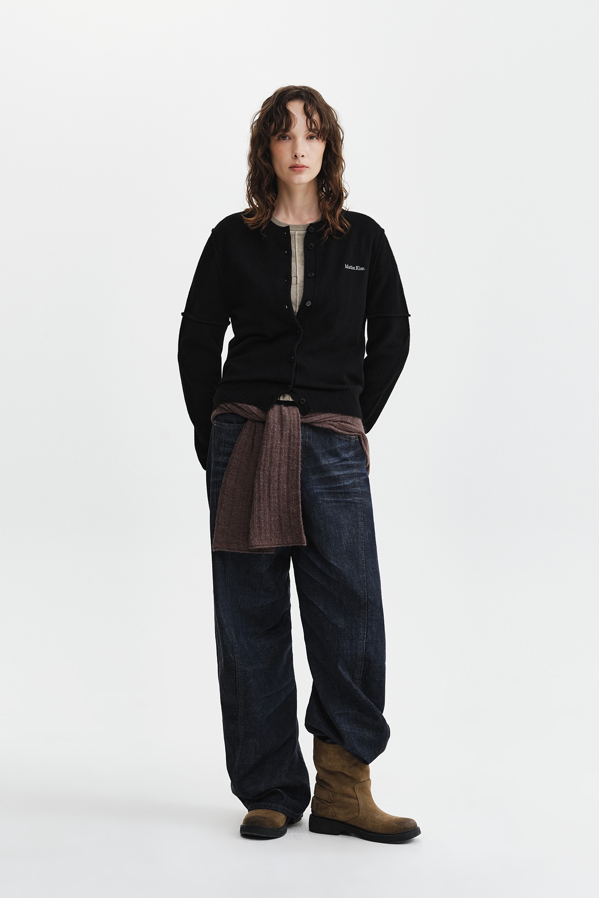 CASHMERE BLENDED CUTLINE ROUND CARDIGAN