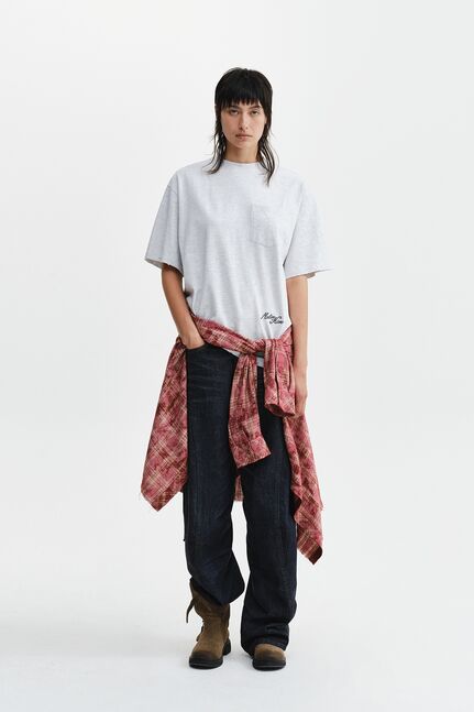 CALLIGRAPHY BACK LOGO POCKET TOP