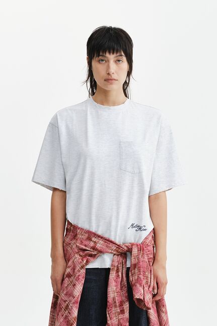 CALLIGRAPHY BACK LOGO POCKET TOP