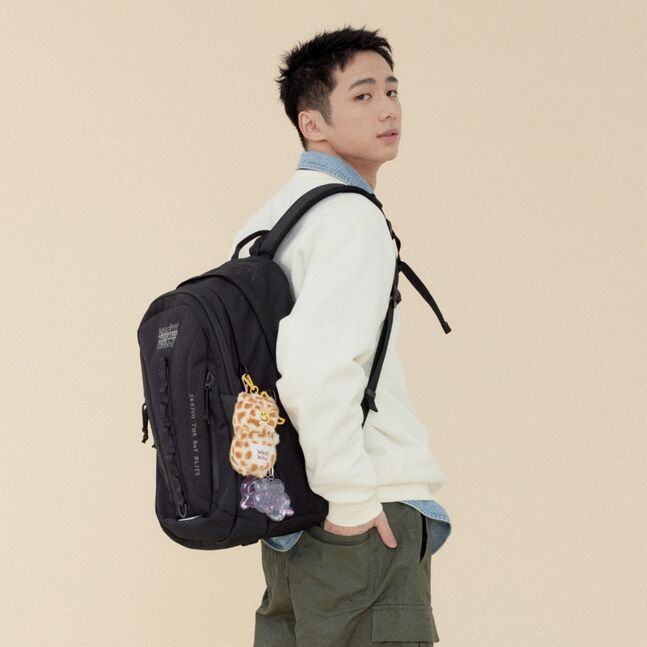 KIKY METAL KEYRING BACK PACK