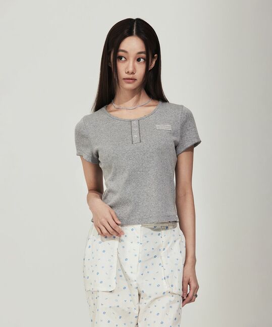 WOMEN'S HENRY NECK EYELET SHORT SLEEVE T-SHIRT