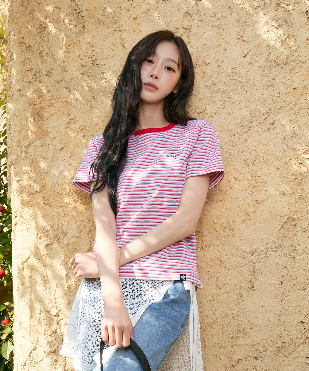 WOMEN’S MULTI-STRIPE T-SHIRT
