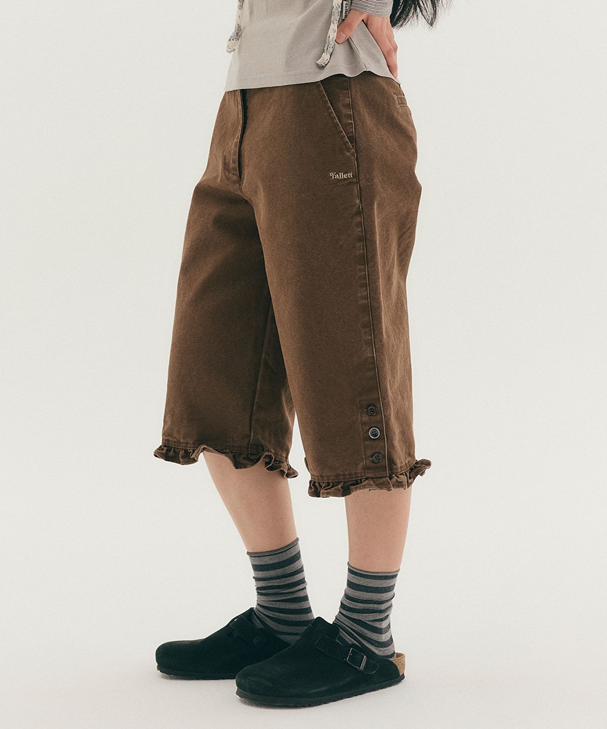 PLEATED CAPRI PANTS