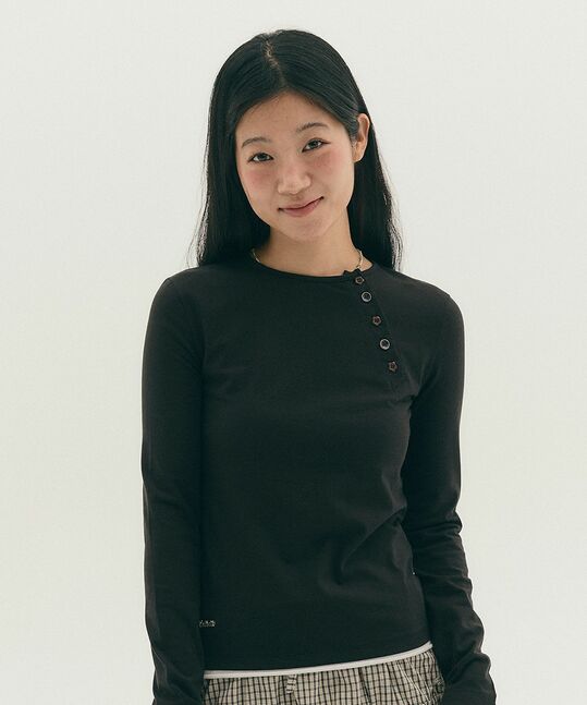 POINT BUTTON LONG SLEEVE T-SHIRT