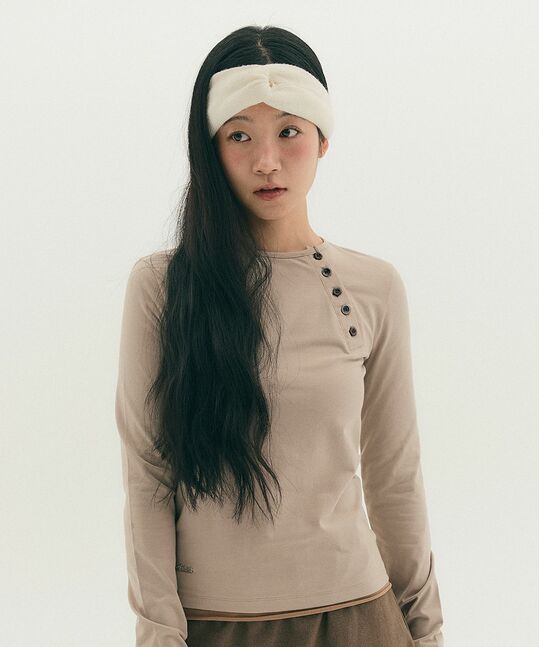 POINT BUTTON LONG SLEEVE T-SHIRT