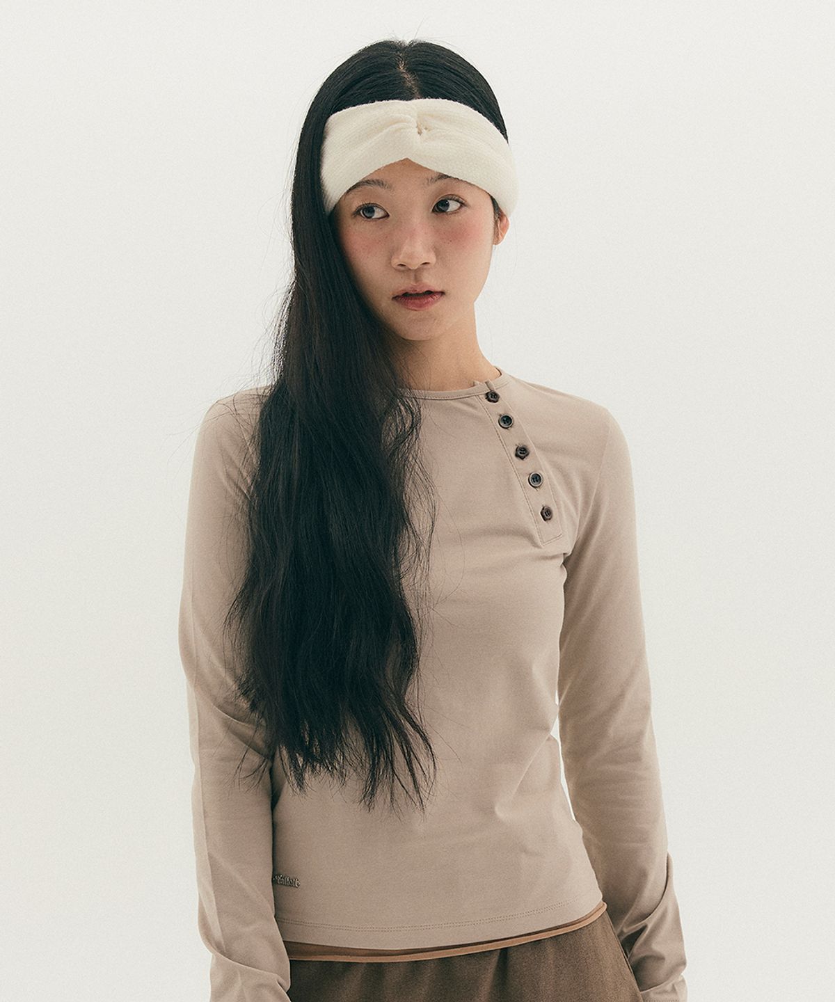 POINT BUTTON LONG SLEEVE T-SHIRT