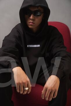 Stressmama hoodie size s