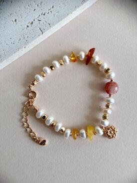 Улаан мана, хув, сувдтай бугуйвч