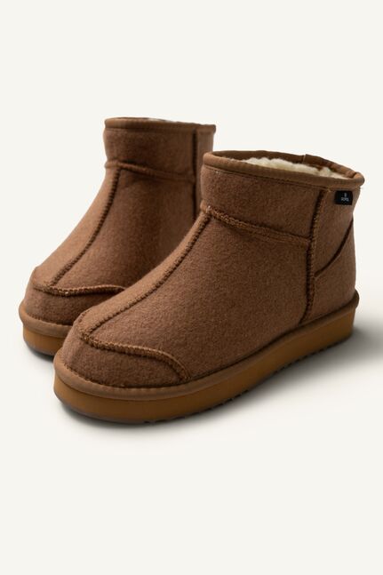 Cashmere boots