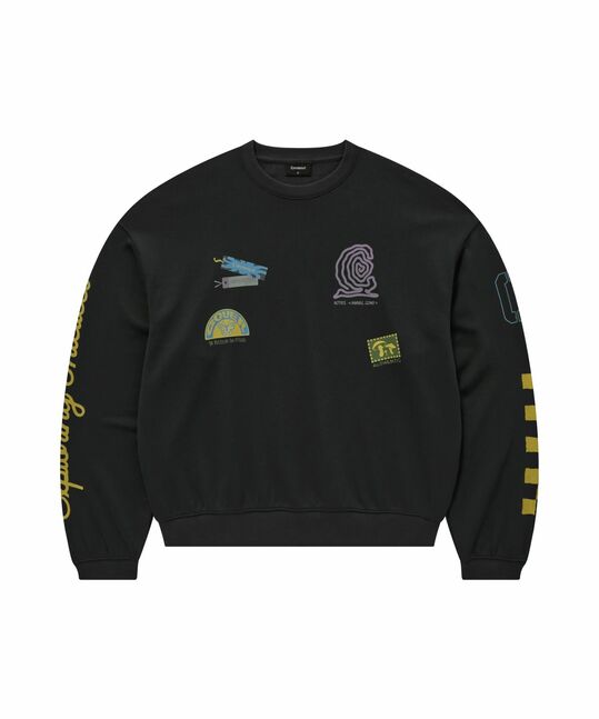 COLLAGE GRAPHIC SWEATSHIRT