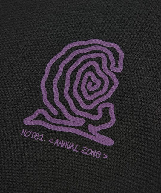 COLLAGE GRAPHIC SWEATSHIRT
