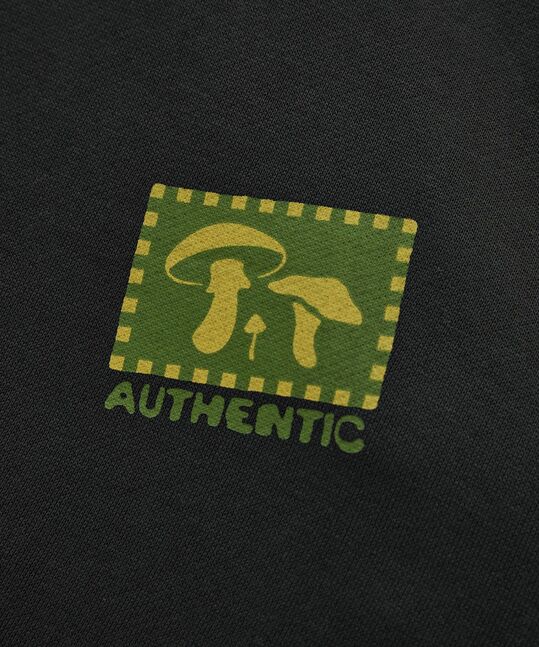 COLLAGE GRAPHIC SWEATSHIRT