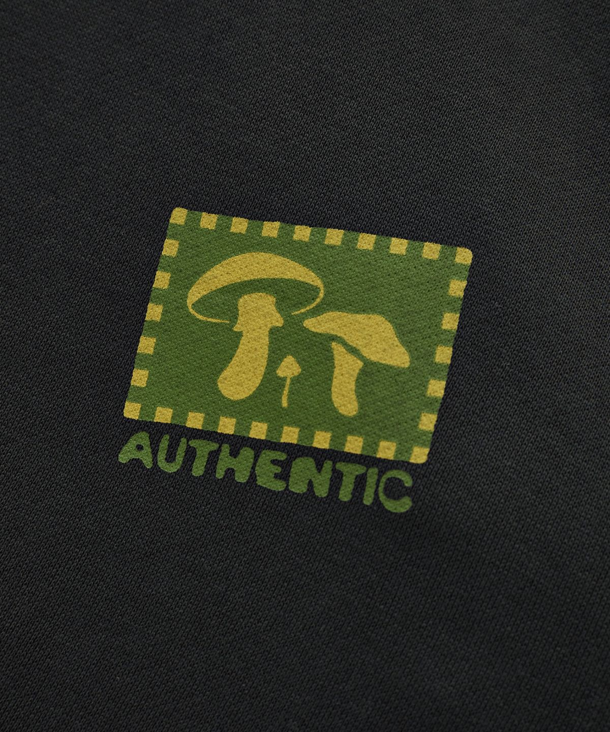COLLAGE GRAPHIC SWEATSHIRT