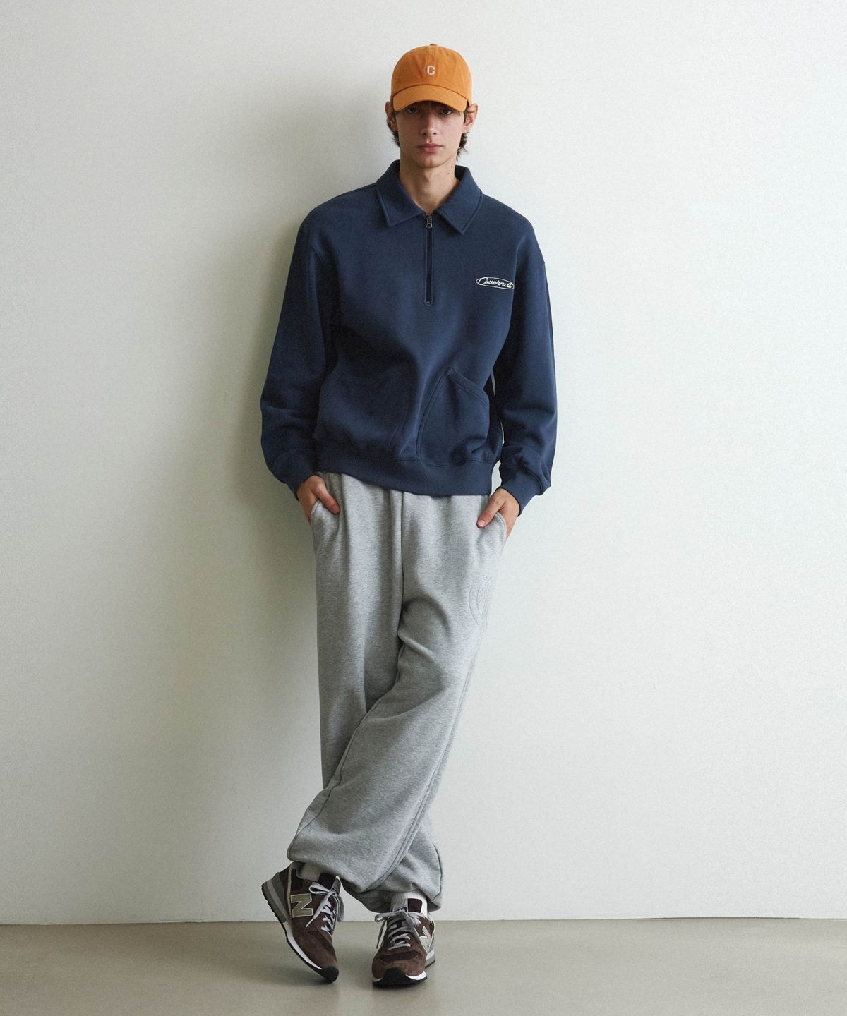 COLLAR HALF ZIP-UP SWEATSHIRT