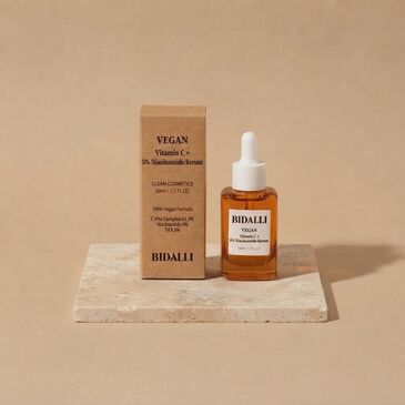 Vegan Vitamin C + 5% Niacinamide Serum.