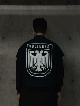 VULTURES