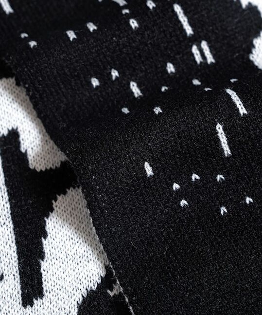 CONTRAST LOGO JACQUARD MUFFLER