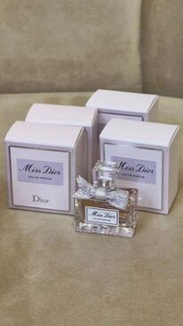 Miss Dior Eau de parfum 5ml /maniature/
