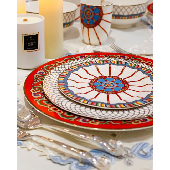 Аяғында подваль бар