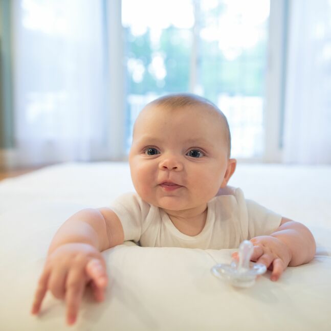 Dr.Brown's Advantage Pacifier - Stage 1, Glow in the Dark - Pink, 2-Pack